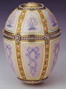 Twelve Panel Faberg%C3%A9 egg00 224x300 Faberge   sinonim za luksuz 