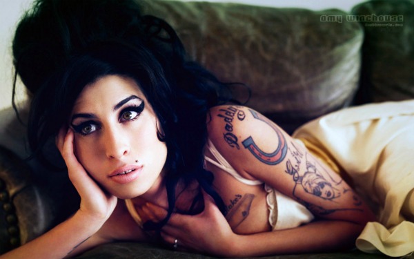 amy winehouse111 Trach Up   K Fed trudnica!