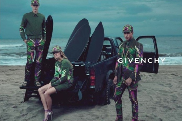 Slika 222 Givenchy: Za devojke svedeno, za muškarce raskalašno 