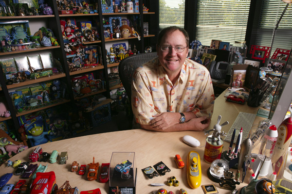 Slika 5 To je prava kancelarija Stil moćih ljudi: John Lasseter, na vrhu piramide u havajci 