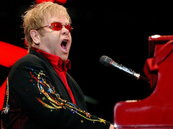 foto7 The Best of Pop: Elton John Can You Feel the Love Tonight 