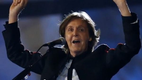 pol Paul McCartney spasio slona