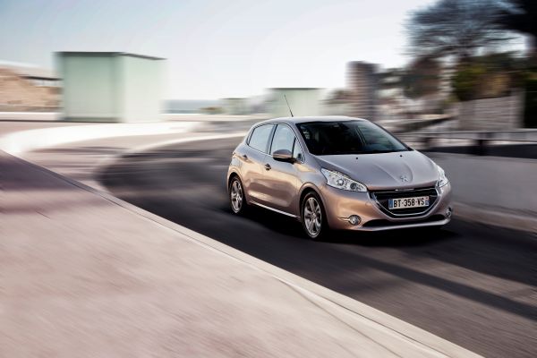 p2 200 km/h: Peugeot 208 po ukusu svih