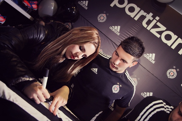 slika4 Adidas okupio fanove i igrače Partizana