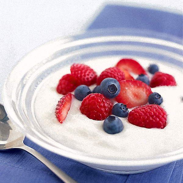 Rezultat slika za jogurt s bobiÄastim voÄem