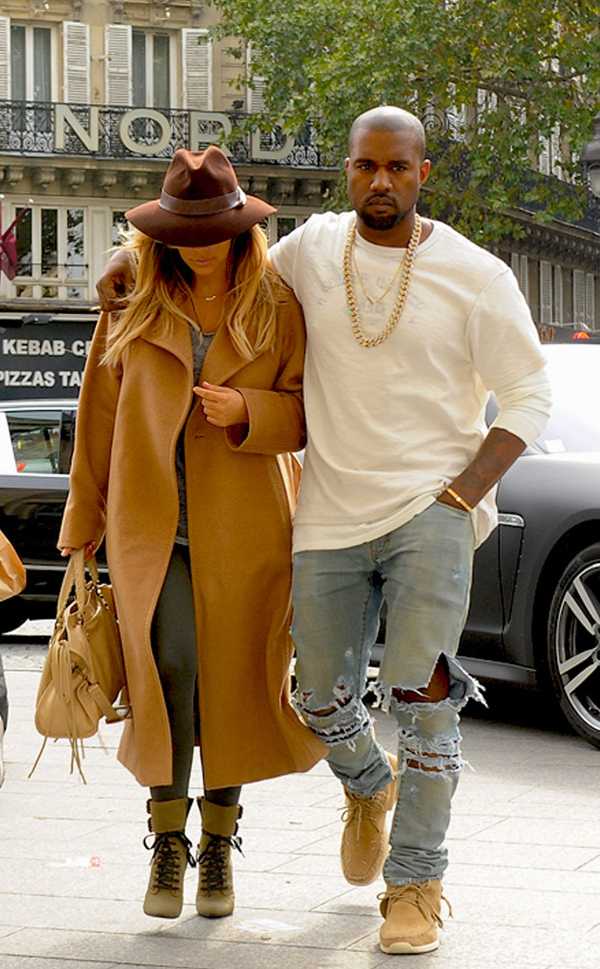 rs 634x1024 130928073530 634.Kim Kardashian Kanye West Paris Fashion.jl .092813 Stil Kim Kardashian posle porođaja