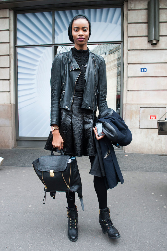 PFW Model Street Style Day One Paris Fashion Week: Modeli vole crnu