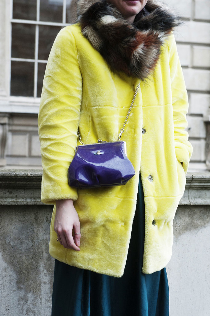 She knows how play brights right off each other Street Style: London i detalji