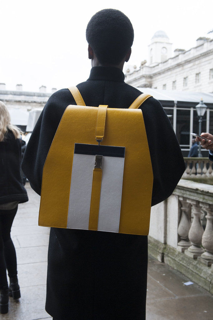 isnt your old school backpack Street Style: London i detalji