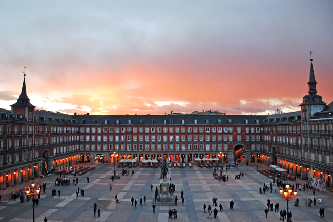 Plaza Mayor de Madrid 02 Vodič kroz Madrid: Mesta koja bi trebalo posetiti