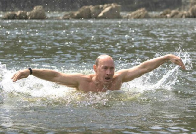 vladimir putin swimming butterfly in river Sve što niste znali o Vladimiru Putinu 