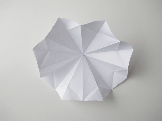 ukras origami korak14 Napravite sami origami ukras u obliku dijamanta