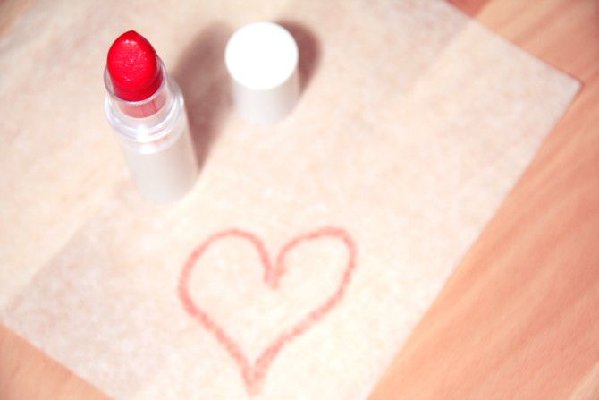 love heart makeup beauty Znaci da si predugo sama