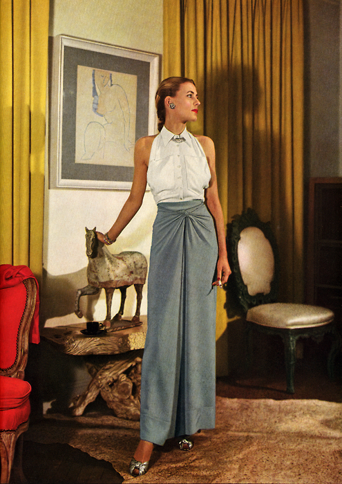 March 1944   Vogue.217133858 large Moda kroz 20. vek (1900. 1950.)