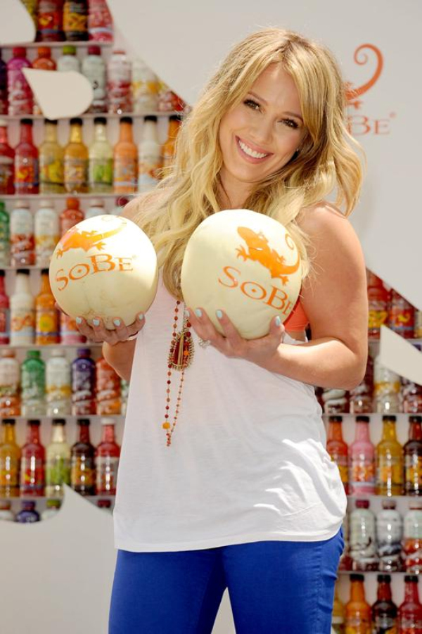 358267256 Celebutopia NET.Hilary Duff at the SOBE Try Everything Challenge in NYC.05 25 2011.HQ .8 122 44lo Lakovi za nokte 