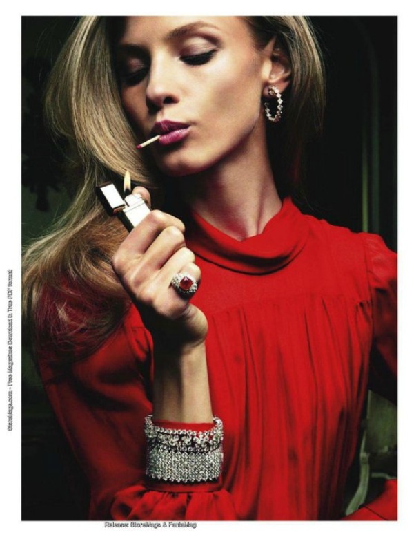 212 “Vogue Paris” avgust 2011 – editorijal “Rouge Aura”