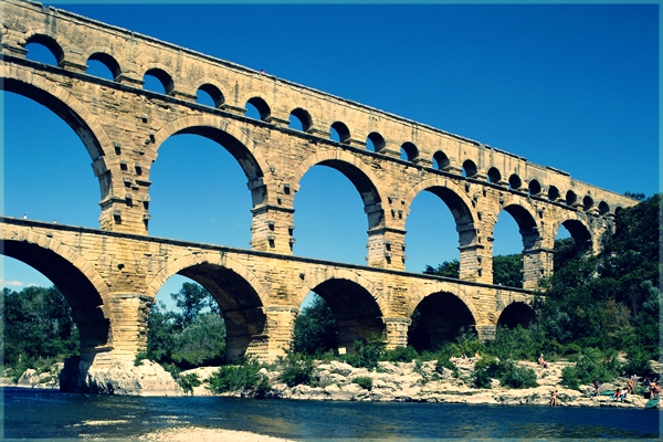 France Pont du Gard. Near Avignon Najlepši mostovi sveta: Pont du Gard, Francuska 