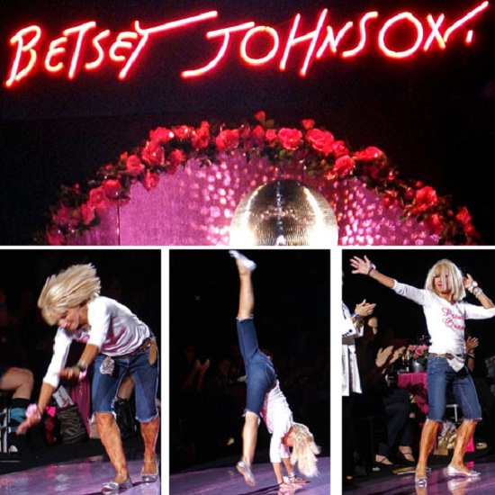 betseyss2008 Betsi Džonson – otkačena matora plavuša 