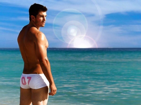 sexy blue men underwear show on the beach by aussiebum magazine5 Tipovi frajera na letovanju 