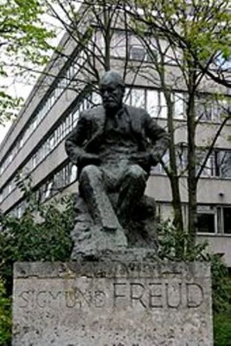 Statua Sigmunda Frojda u Londonu Ljudi koji su pomerali granice: Sigmund Frojd