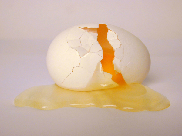 broken egg picnik Koža vs sunce