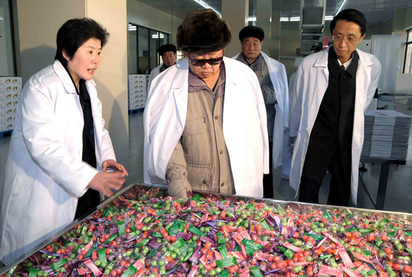 Slika 213 Kim Jong Il – modna ikona ili duševni bolesnik?