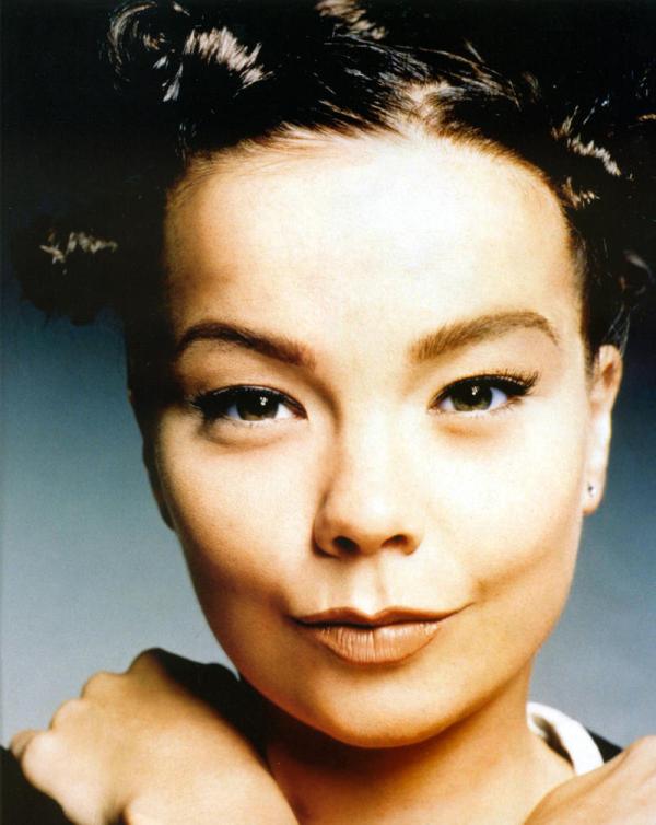 fotografija3 Žestoko srećna: Björk