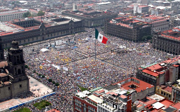 slika 64 Trk na trg: Plaza del Zócalo, Meksiko Siti