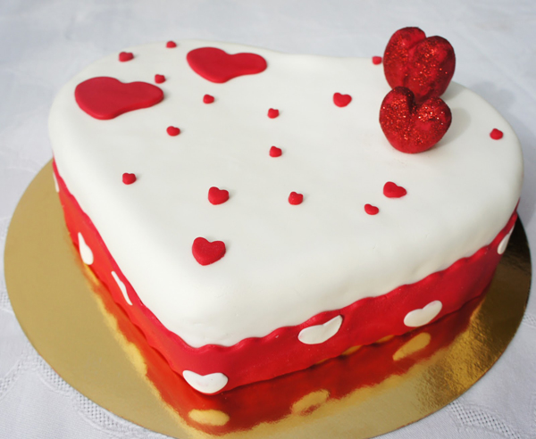 Nº 54 Heart Sparkling Cake Dan zaljubljenih: Idealni pokloni za Njega 