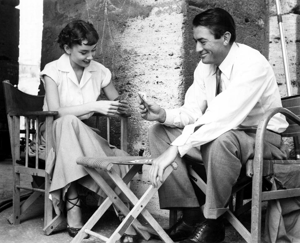 Audrey Hepburn with actor Gregory Peck. Fotografija i moda: Dodir zlatnog Holivuda