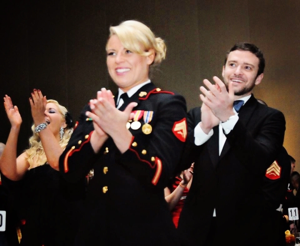 kelsi Trach Up: Justin Timberlake i marinci