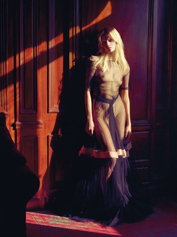 slika 711 “Vogue Paris”: Obnažena Natasha Poly 
