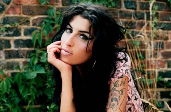 slika 220 Dva posthumna albuma Amy Winehouse 