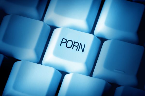 porn Gledaš porniće pored mene žive?