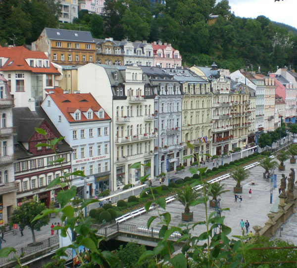 slika 332 Karlovy Vary: Aristokratski izgled i miris plemstva 