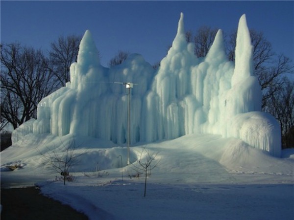 Slika 99 Najlepše građevine napravljene od snega i leda 