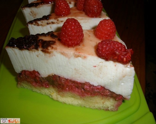Slika 1 Ukusne poslastice4 Ukusne poslastice: Jogurt torta sa malinama 