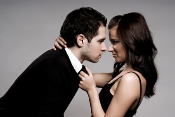 flirting couple 11 saveta koji će vam pomoći da pročitate muškarca (2. deo) 