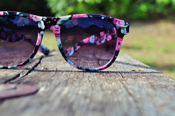 10 Naočare na cvetiće Trend 2013: Upadljive naočare za sunce