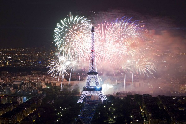 Francusko nebo ukrašeno vatrometom Kako države širom sveta slave “rođendane”?