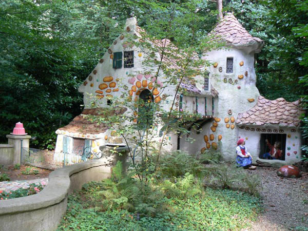 Vešticina kuća iz Ivice i Marice Realne bajke: Neobični objekti 