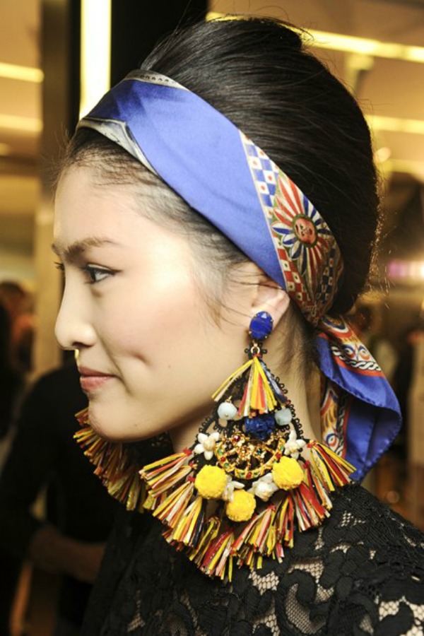 Dolce and Gabbana Beauty trend za proleće/leto 2013. godine: Podignuta kosa 
