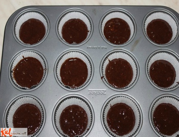 Čokolada kao prvi sloj Ukusne poslastice: Maskarpone tortice 