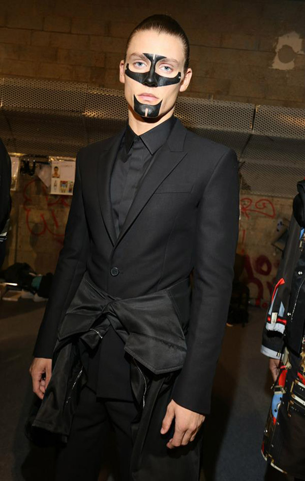 1010786 668502816497184 1229043368 n Backstage Love: Givenchy 