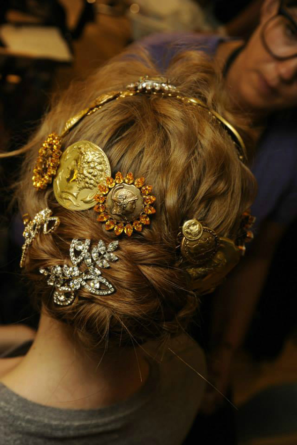 Zlato1 Modni zalogaj: Ukrasi za kosu Dolce & Gabbana 