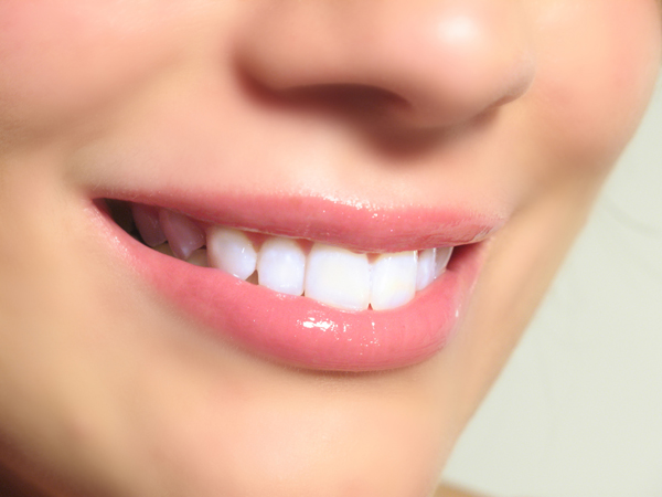 The Risks and Dangers of Teeth Whitening Effect Brinite o sebi: Belladent Estetic