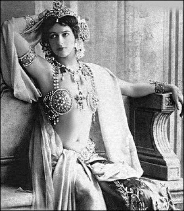 Mata Hari u odeci plesacice Deset intrigantnih biografija koje bismo želeli da gledamo na televiziji