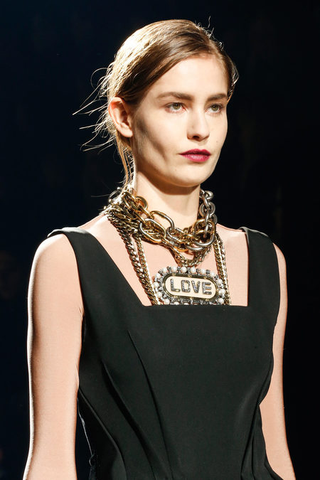 Statement ogrlica Lanvin Sedam modnih detalja koje svaka žena treba da ima