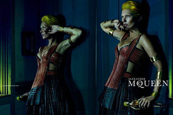  Iznenađujuće neobično: Alexander McQueen i Kate Moss 