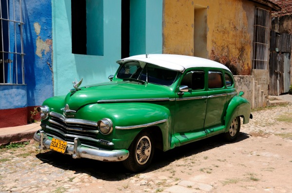 320 Američki oldtajmeri na ulicama Havane 
